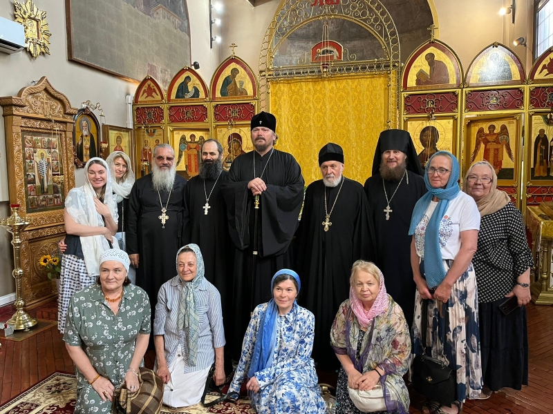 Патриарший экзарх посетил храм святых Сергия Радонежского, Серафима Саровского и Викентия Сарагосского в Милане