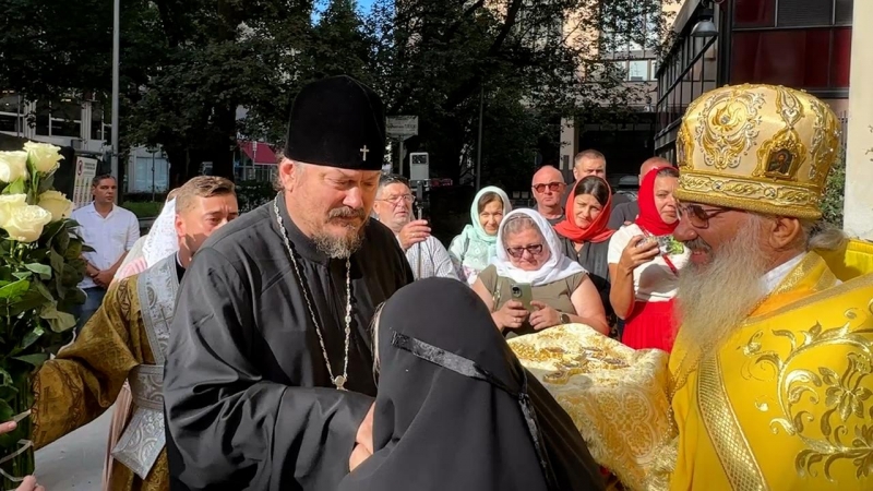 5909192245981070947.800x1000w