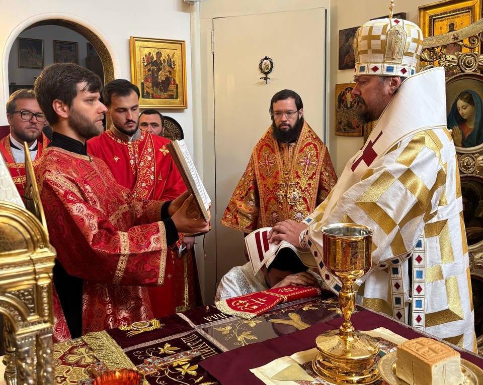 Божественная литургия в Николаевском храме Рима