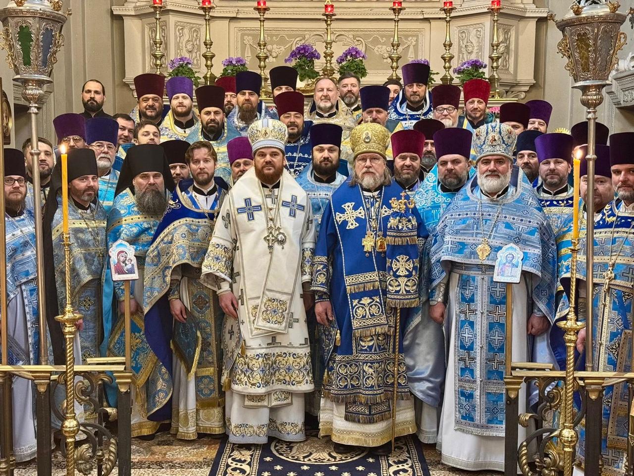 Митрополит Марк возглавил Божественную литургию в Болонье в сослужении епископа Амвросия Богородского и духовенства Молдавского викариатства в Италии