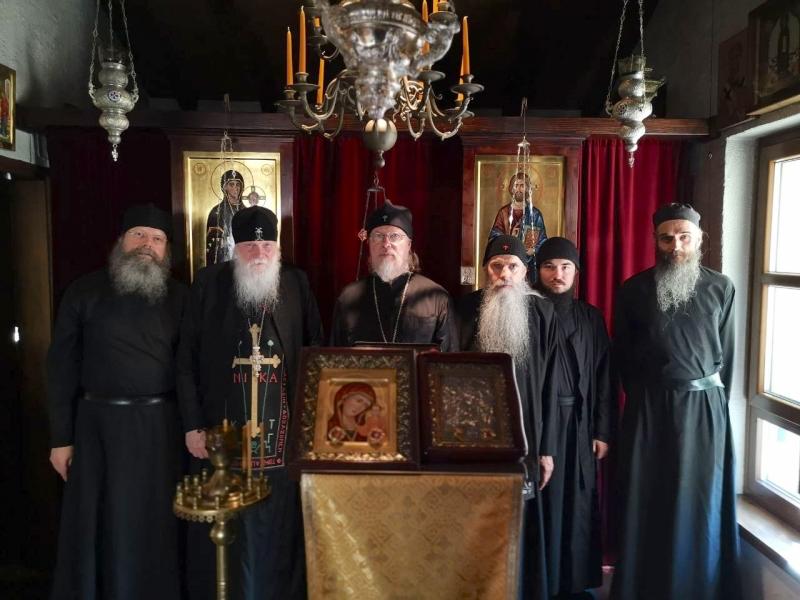 Высокопреосвященнейший митрополит Марк посетил монастырь в Ровередо